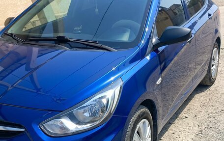 Hyundai Solaris II рестайлинг, 2013 год, 650 000 рублей, 3 фотография