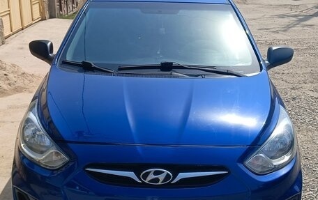 Hyundai Solaris II рестайлинг, 2013 год, 650 000 рублей, 4 фотография