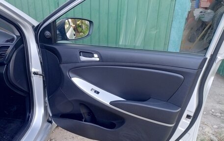 Hyundai Solaris II рестайлинг, 2013 год, 765 000 рублей, 6 фотография