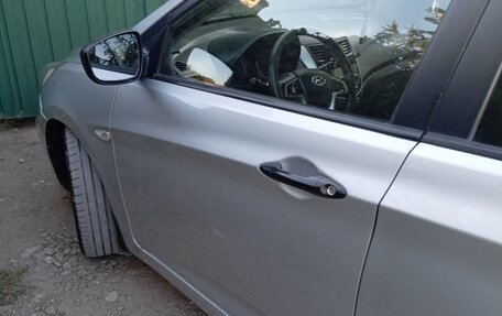 Hyundai Solaris II рестайлинг, 2013 год, 765 000 рублей, 12 фотография