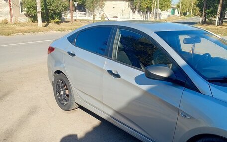 Hyundai Solaris II рестайлинг, 2013 год, 765 000 рублей, 16 фотография