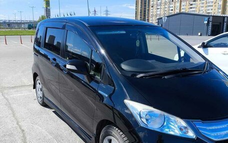 Honda Freed I, 2013 год, 990 000 рублей, 2 фотография