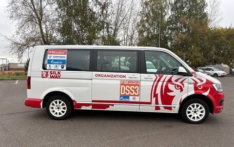 Volkswagen Caravelle T6 рестайлинг, 2017 год, 2 192 000 рублей, 2 фотография