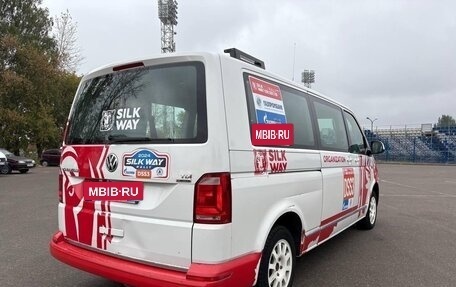 Volkswagen Caravelle T6 рестайлинг, 2017 год, 2 192 000 рублей, 3 фотография