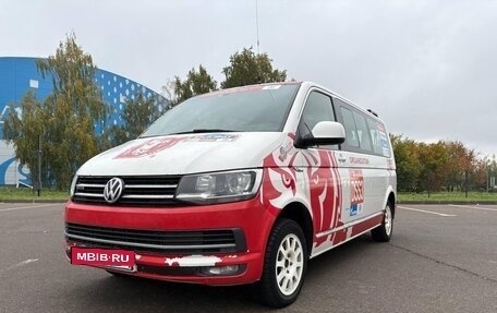 Volkswagen Caravelle T6 рестайлинг, 2017 год, 2 192 000 рублей, 7 фотография