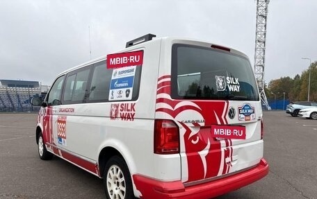 Volkswagen Caravelle T6 рестайлинг, 2017 год, 2 192 000 рублей, 5 фотография