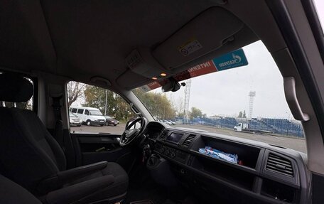 Volkswagen Caravelle T6 рестайлинг, 2017 год, 2 192 000 рублей, 21 фотография