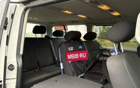 Volkswagen Caravelle T6 рестайлинг, 2017 год, 2 192 000 рублей, 19 фотография