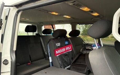 Volkswagen Caravelle T6 рестайлинг, 2017 год, 2 192 000 рублей, 20 фотография