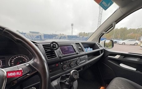 Volkswagen Caravelle T6 рестайлинг, 2017 год, 2 192 000 рублей, 29 фотография