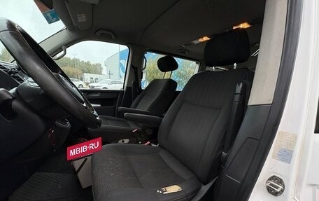 Volkswagen Caravelle T6 рестайлинг, 2017 год, 2 192 000 рублей, 27 фотография