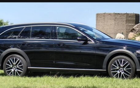 Mercedes-Benz E-Класс, 2020 год, 5 350 000 рублей, 4 фотография