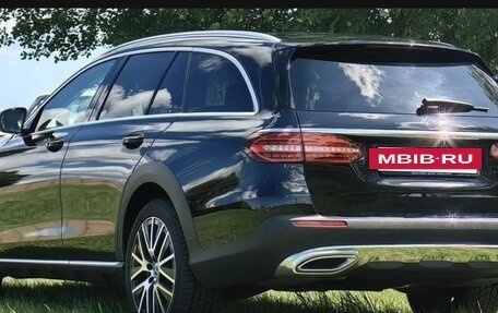 Mercedes-Benz E-Класс, 2020 год, 5 350 000 рублей, 10 фотография