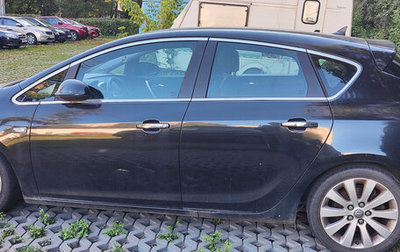 Opel Astra J, 2012 год, 630 000 рублей, 1 фотография