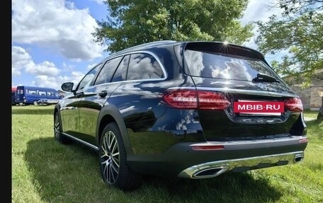 Mercedes-Benz E-Класс, 2020 год, 5 350 000 рублей, 24 фотография