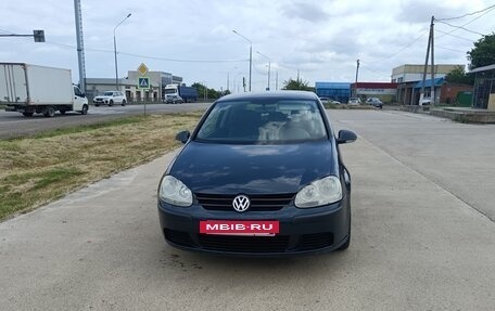 Volkswagen Golf V, 2004 год, 480 000 рублей, 2 фотография