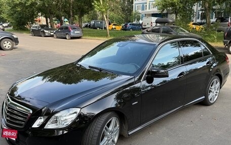 Mercedes-Benz E-Класс, 2011 год, 1 700 000 рублей, 1 фотография