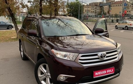 Toyota Highlander III, 2012 год, 2 350 000 рублей, 1 фотография