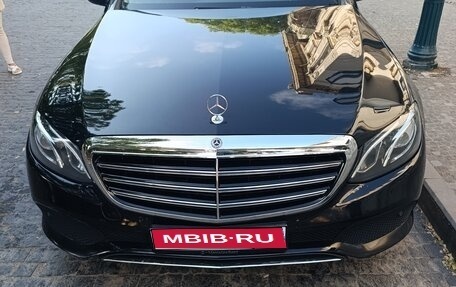 Mercedes-Benz E-Класс, 2019 год, 2 600 000 рублей, 1 фотография