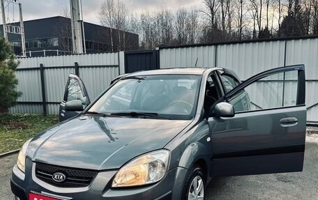 KIA Rio II, 2005 год, 550 000 рублей, 1 фотография