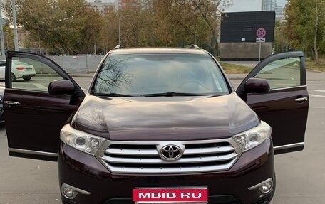 Toyota Highlander III, 2012 год, 2 350 000 рублей, 3 фотография