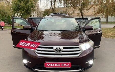 Toyota Highlander III, 2012 год, 2 350 000 рублей, 13 фотография