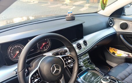 Mercedes-Benz E-Класс, 2019 год, 2 600 000 рублей, 9 фотография