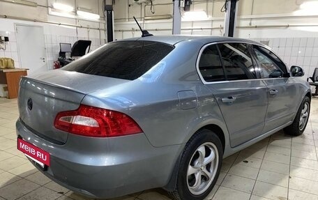 Skoda Superb III рестайлинг, 2012 год, 820 000 рублей, 3 фотография