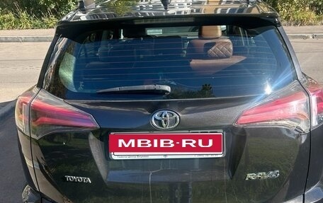 Toyota RAV4, 2015 год, 1 600 000 рублей, 5 фотография