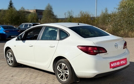 Opel Astra J, 2013 год, 799 000 рублей, 2 фотография