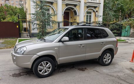 Hyundai Tucson III, 2008 год, 740 000 рублей, 1 фотография