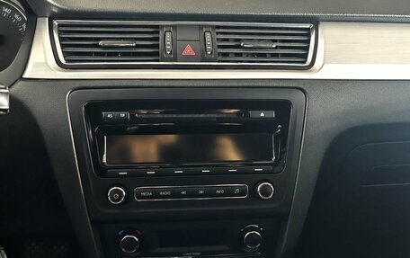 Skoda Rapid I, 2014 год, 900 000 рублей, 13 фотография