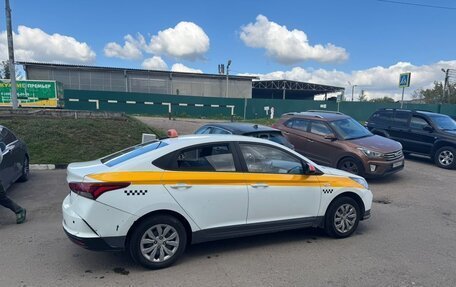 Hyundai Solaris II рестайлинг, 2020 год, 900 000 рублей, 3 фотография
