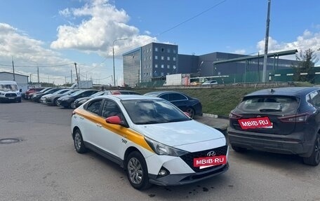 Hyundai Solaris II рестайлинг, 2020 год, 900 000 рублей, 2 фотография
