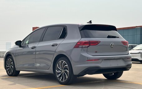 Volkswagen Golf VIII, 2022 год, 1 870 000 рублей, 3 фотография