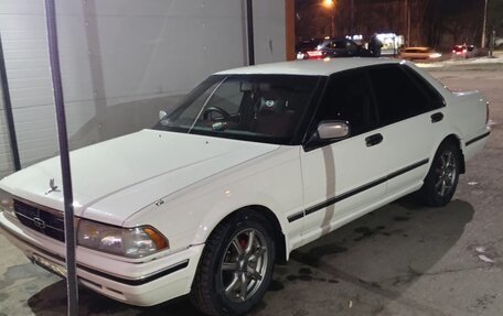 Nissan Gloria VIII, 1988 год, 350 000 рублей, 2 фотография
