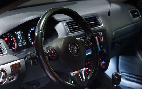 Volkswagen Jetta VI, 2013 год, 1 299 999 рублей, 12 фотография