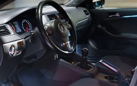 Volkswagen Jetta VI, 2013 год, 1 299 999 рублей, 13 фотография