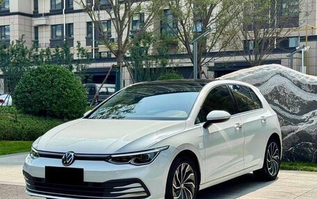 Volkswagen Golf VIII, 2022 год, 1 872 000 рублей, 1 фотография