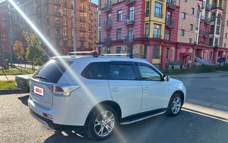 Mitsubishi Outlander III рестайлинг 3, 2014 год, 1 500 000 рублей, 6 фотография