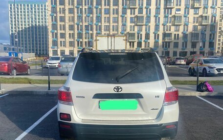 Toyota Highlander III, 2010 год, 1 650 000 рублей, 2 фотография
