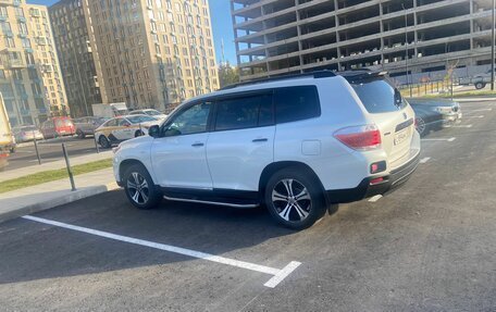 Toyota Highlander III, 2010 год, 1 650 000 рублей, 4 фотография