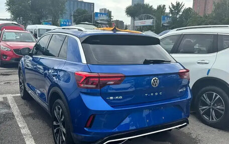 Volkswagen T-Roc I, 2021 год, 2 040 000 рублей, 2 фотография