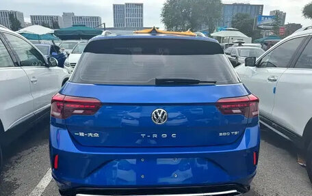 Volkswagen T-Roc I, 2021 год, 2 040 000 рублей, 3 фотография