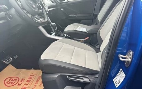 Volkswagen T-Roc I, 2021 год, 2 040 000 рублей, 8 фотография