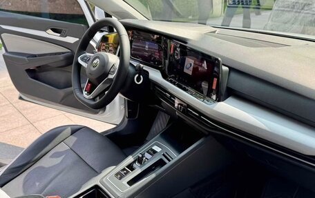 Volkswagen Golf VIII, 2022 год, 1 872 000 рублей, 11 фотография