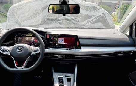 Volkswagen Golf VIII, 2022 год, 1 872 000 рублей, 17 фотография