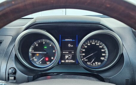 Toyota Land Cruiser Prado 150 рестайлинг 2, 2013 год, 2 900 000 рублей, 1 фотография