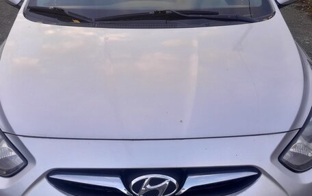 Hyundai Solaris II рестайлинг, 2011 год, 750 000 рублей, 1 фотография