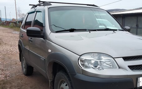 Chevrolet Niva I рестайлинг, 2018 год, 770 000 рублей, 5 фотография